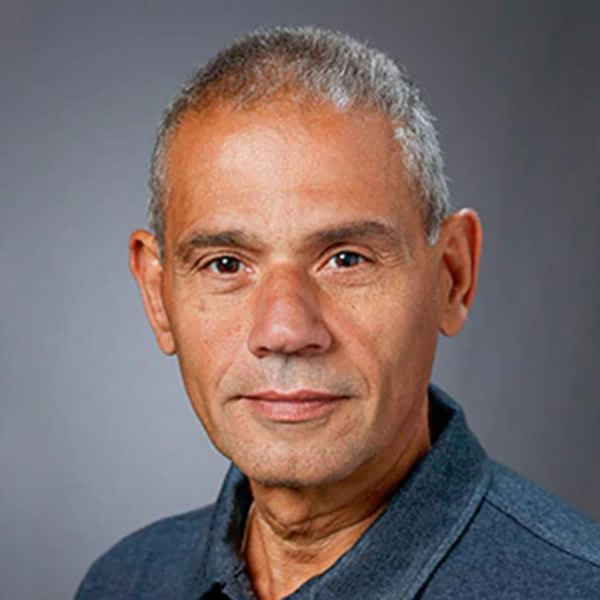 Dr. Roberto Debbag
